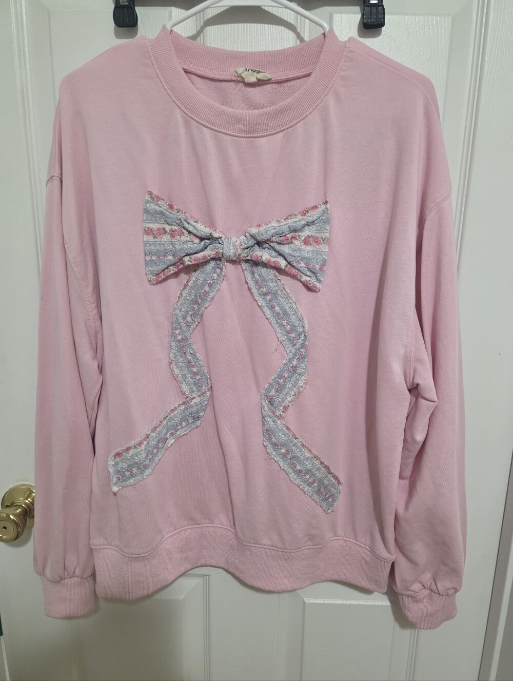 RareRaw Soft Pink Crewneck Sweatshirt with Decorative Bow Accent Lg